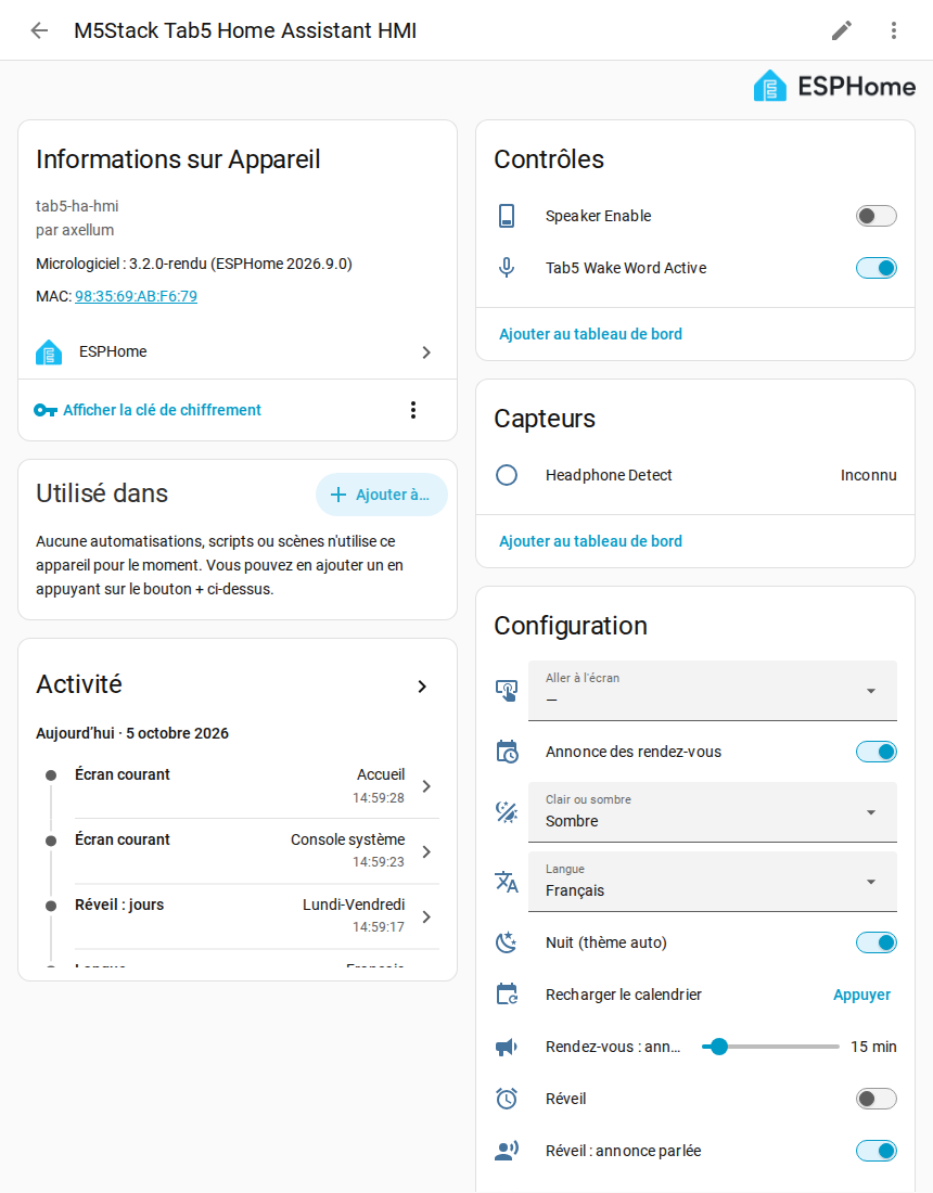 La page de l'appareil de la tablette dans Home Assistant : informations, contrôles, capteurs, activité et la carte Configuration (écran à afficher, clair ou sombre, langue…)